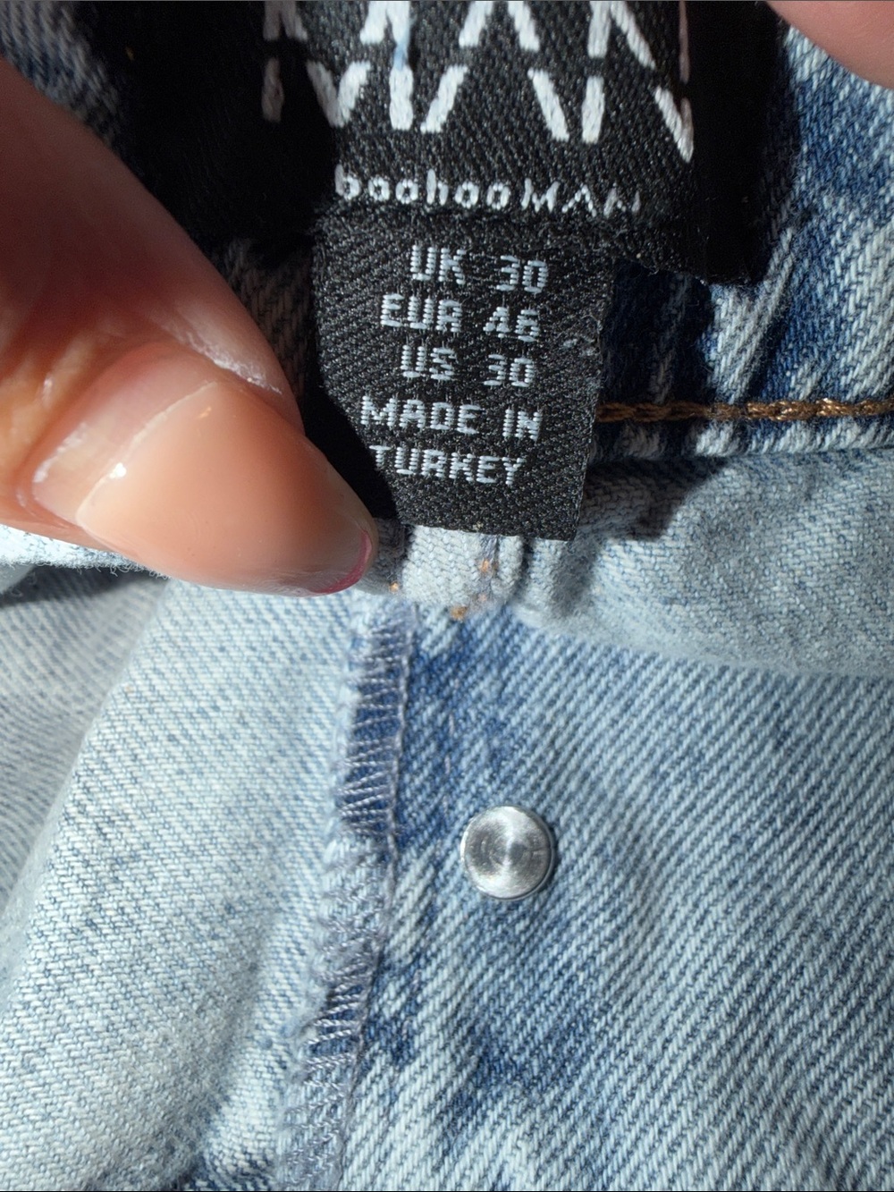 boohooMAN
Wide‎ Leg Skater All Over Ripped Distressed Jeans - Picture 6 of 11